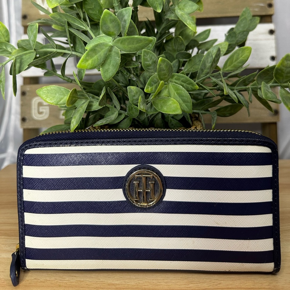 Tommy Hilfiger 2010s Navy White Striped ZipAround Continental Wallet Gold Logo
